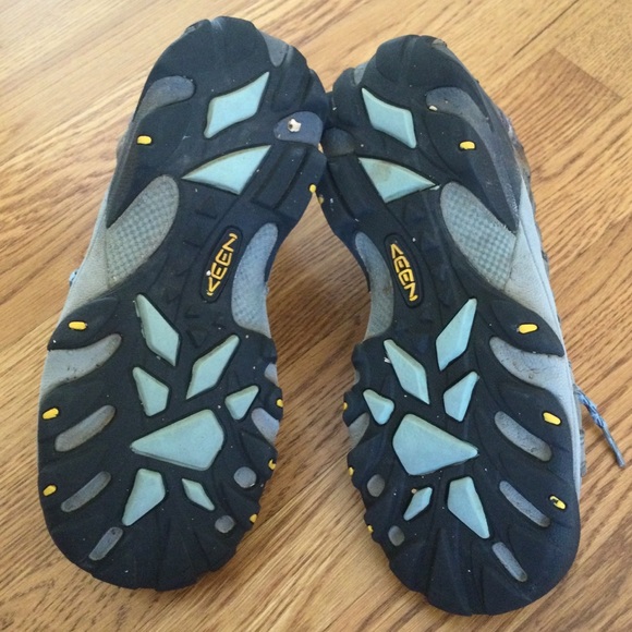 Keen- Favorite Women's Voyageur low-profile hiking shoe. Size 7 - Picture 8 of 8